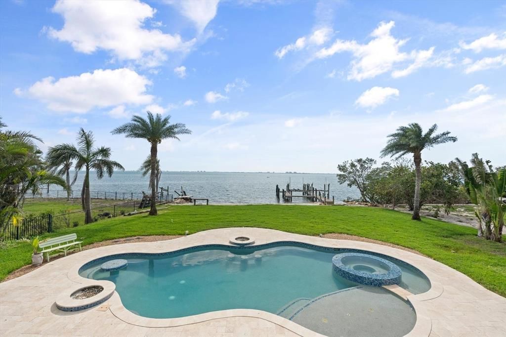 Exterior, Pool, Water
