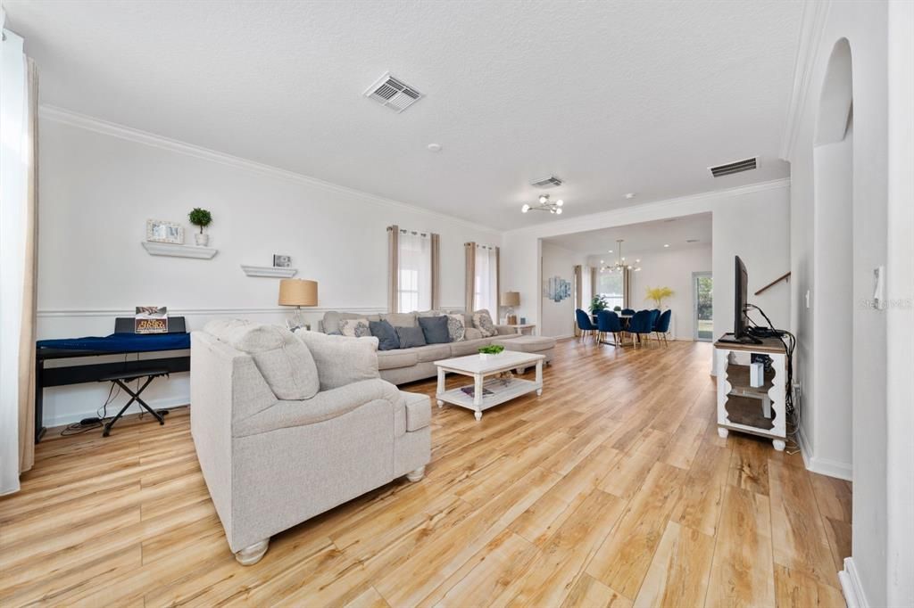 Dining room, Interior, Living room, Pendant Lights, Recessed Lighting, Wood Texture Flooring