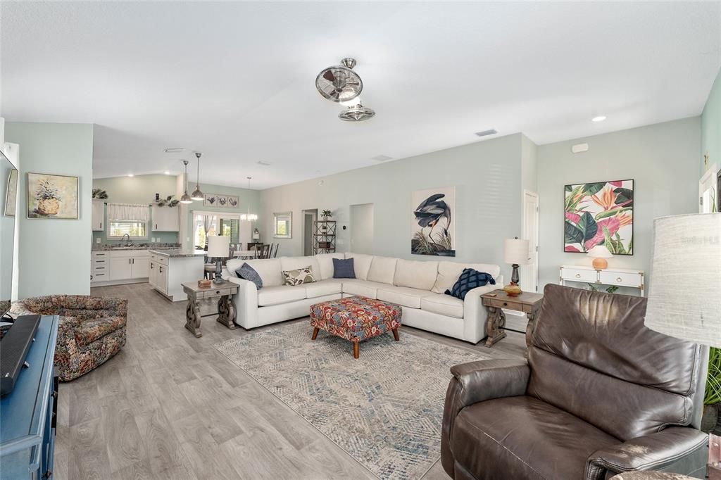 Interior, Living room, Pendant Lights, Recessed Lighting, Wood Texture Flooring