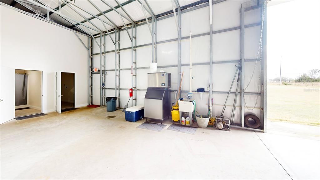 Garage, Interior
