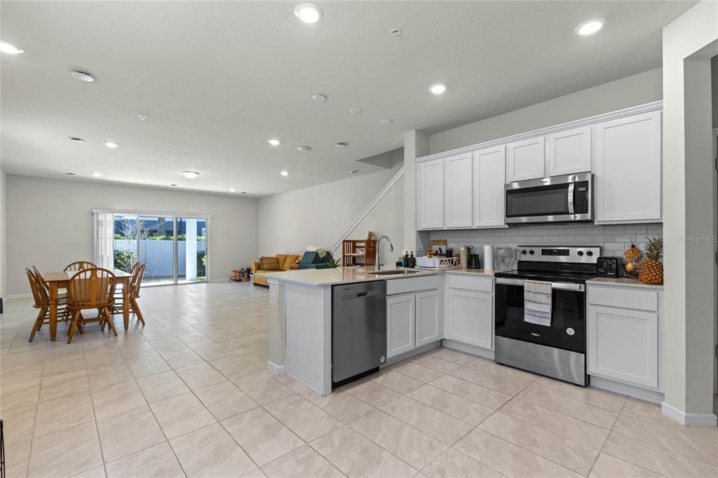 Dining room, Interior, Kitchen, Recessed Lighting, Stainless Steel Appliances