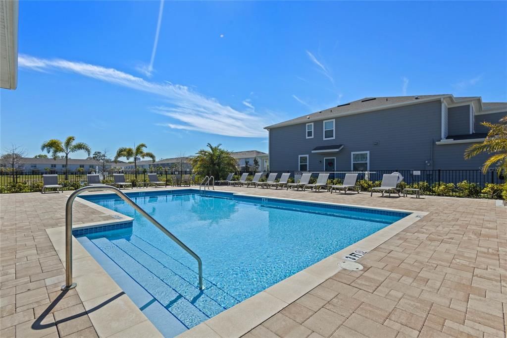 Exterior, Pool