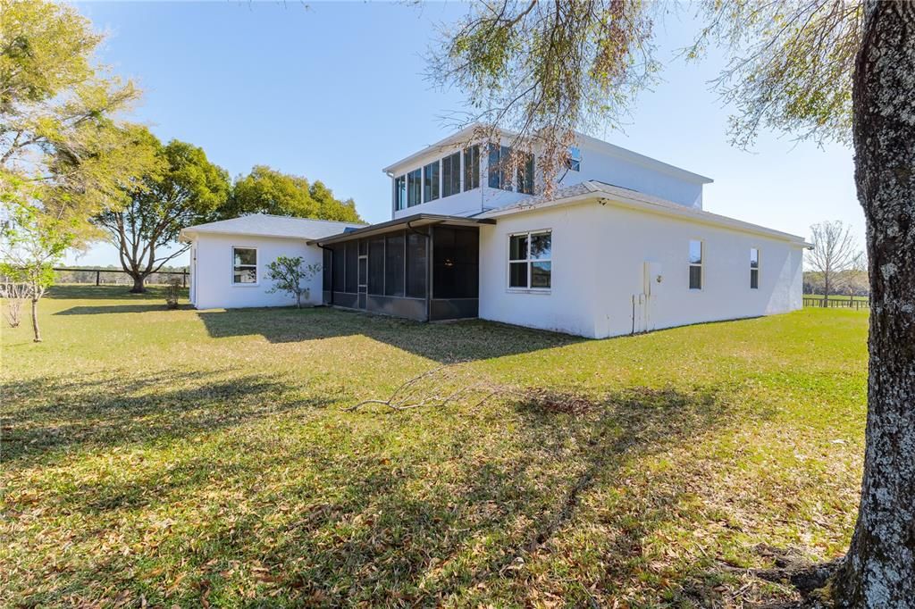 Backyard, Exterior