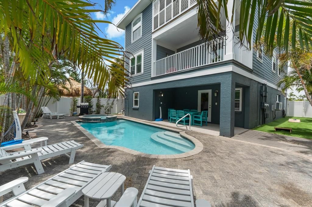 Exterior, Pool