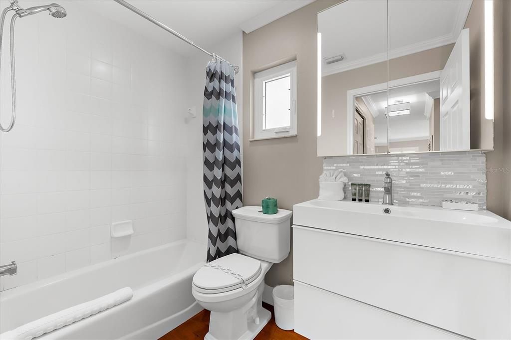 Bathroom, Interior, Pendant Lights, Wood Texture Flooring