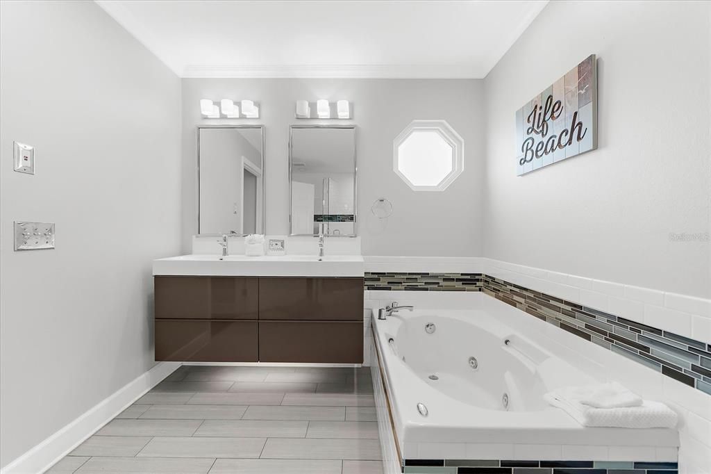 Bathroom, Dual Sink Vanities, Interior