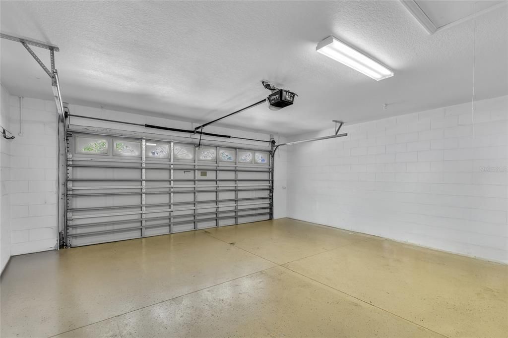 Garage, Interior