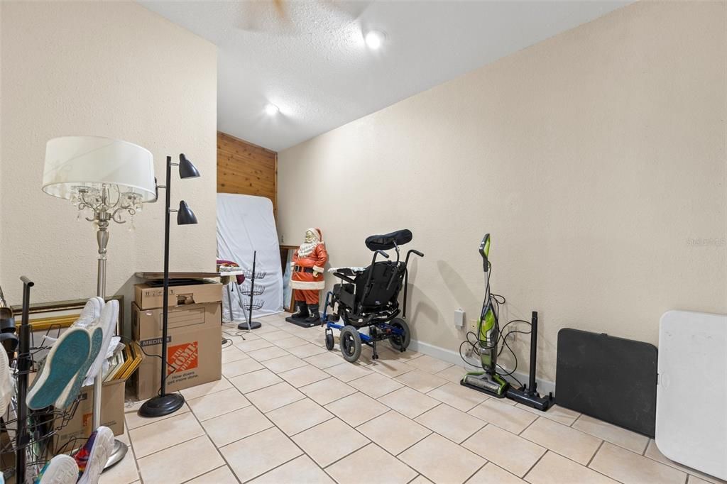 Fitness Equipment, Interior, Recessed Lighting