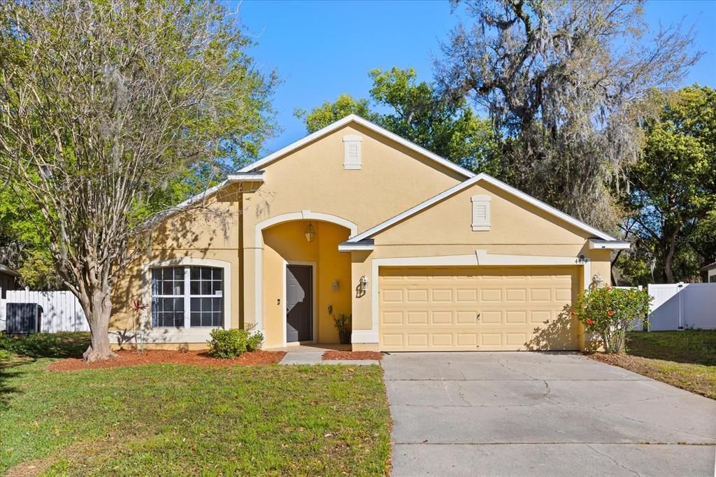 Attached, Exterior, Facade, American Craftsman