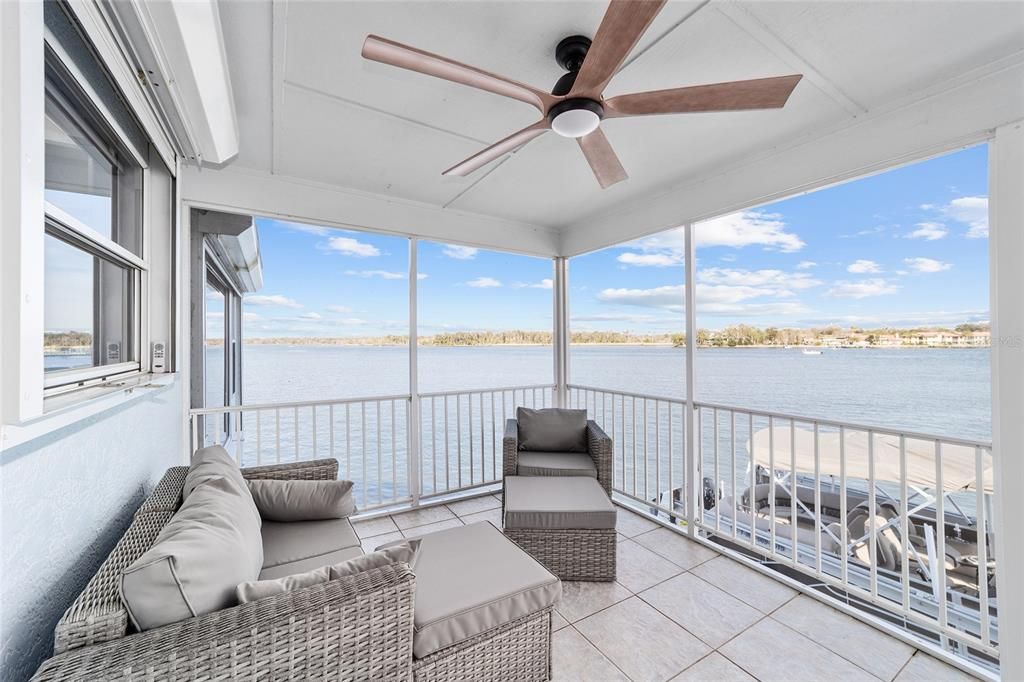 Interior, Sun Room, Water