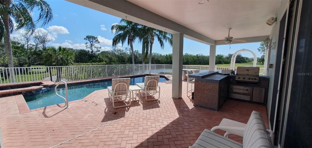 Exterior, Outdoor Kitchen, Pool
