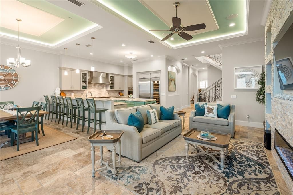 Dining room, Interior, Kitchen, Living room, Pendant Lights, Recessed Lighting, Stainless Steel Appliances