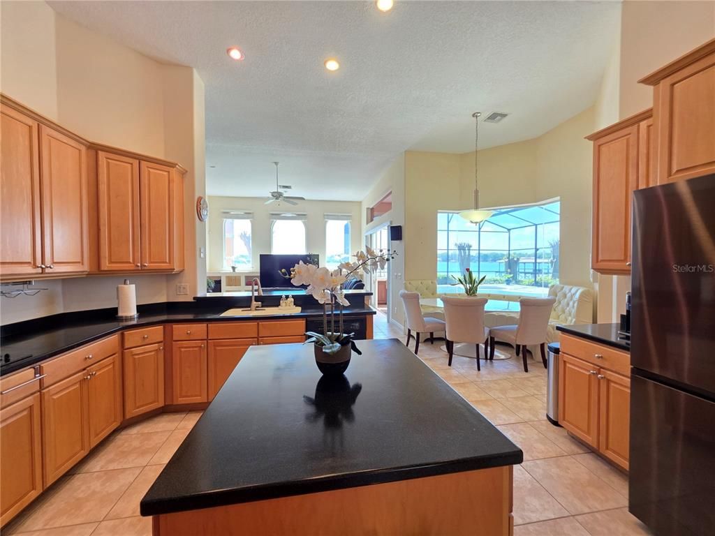 Dining room, Interior, Kitchen, Pendant Lights, Recessed Lighting, Water