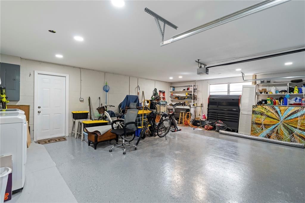 Garage, Interior, Recessed Lighting, Washer