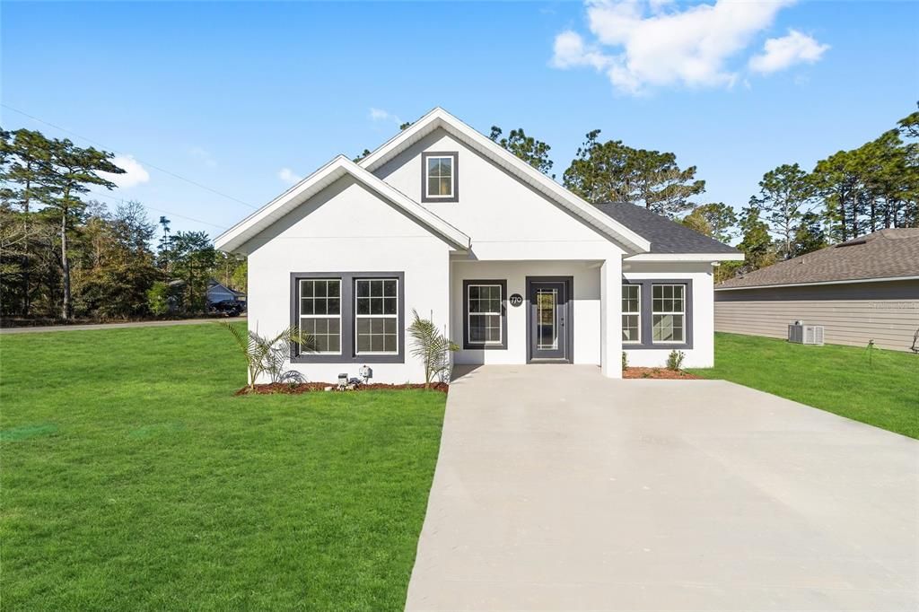Backyard, Exterior, Facade, Ranch