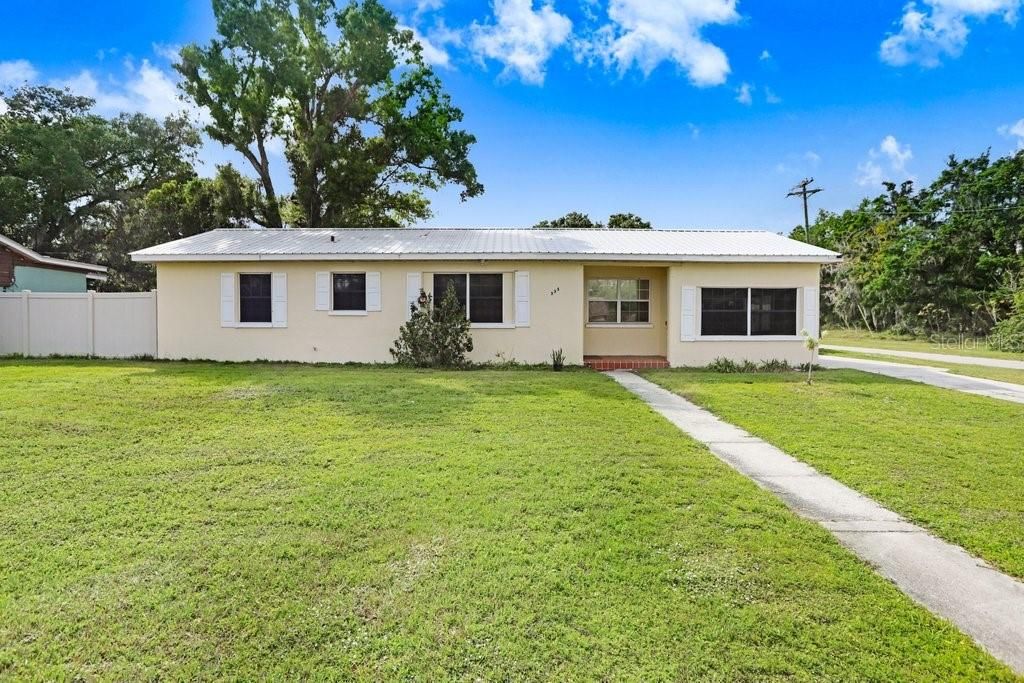 Backyard, Exterior, Facade, Ranch