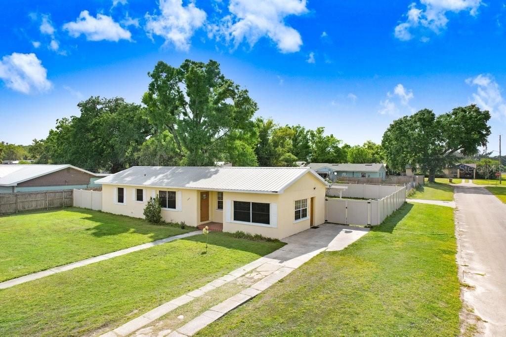 Backyard, Exterior