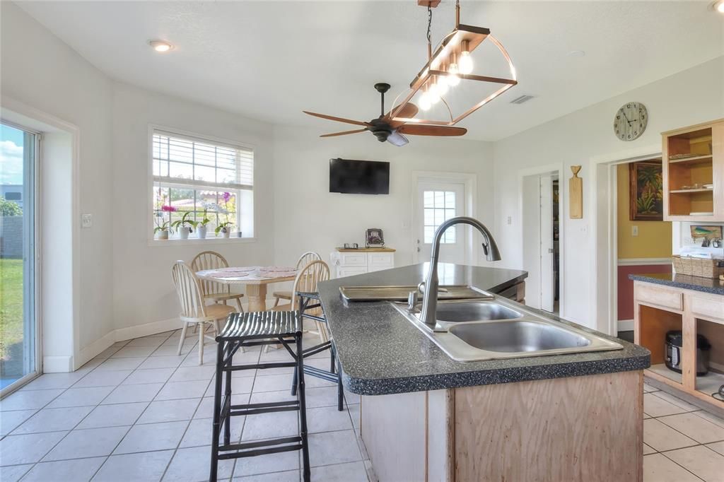 Dining room, Interior, Kitchen, Pendant Lights, Recessed Lighting