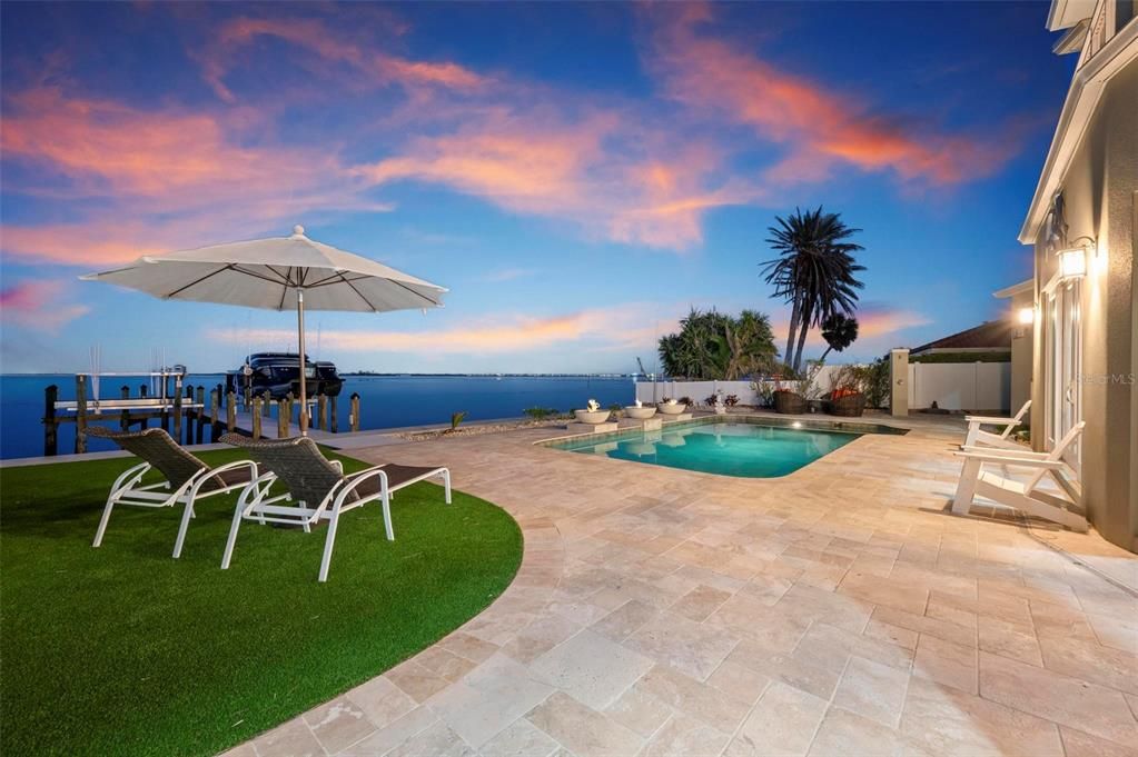 Exterior, Pool, Water