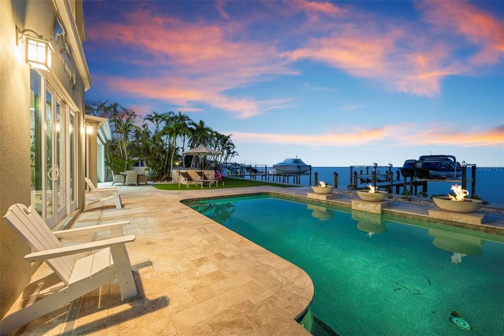 Exterior, Pool, Water
