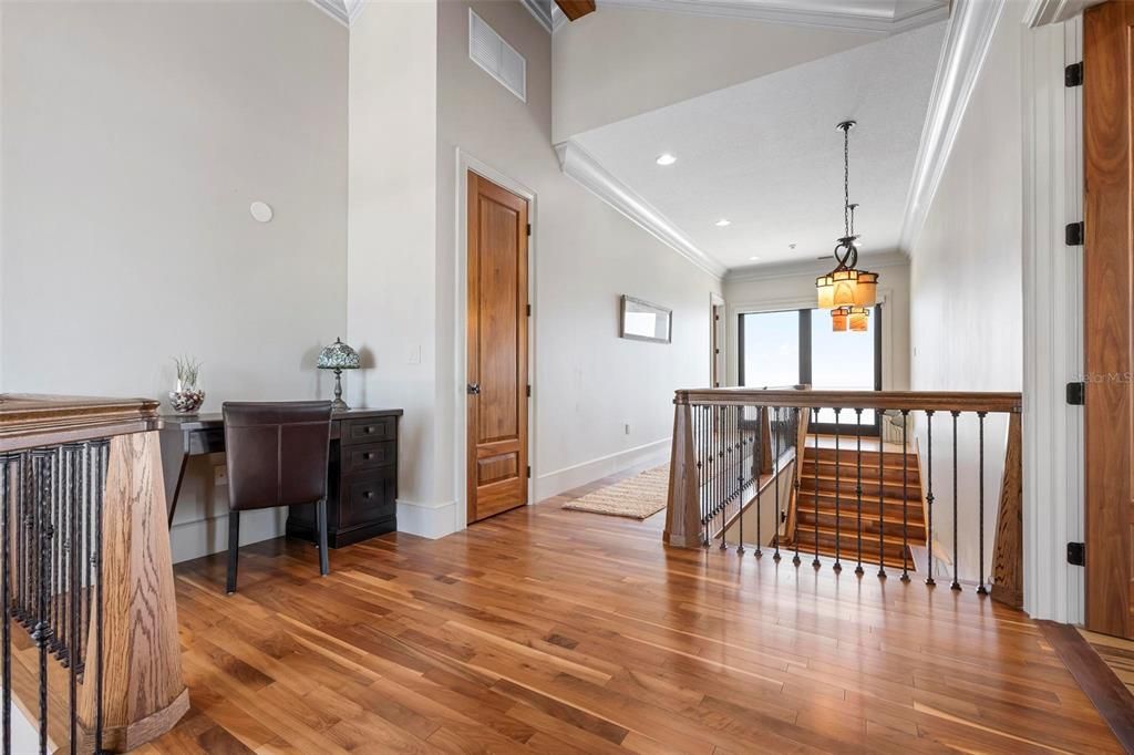 Interior, Pendant Lights, Recessed Lighting, Wood Texture Flooring