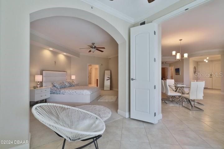 Bedroom, Dining room, Interior, Pendant Lights