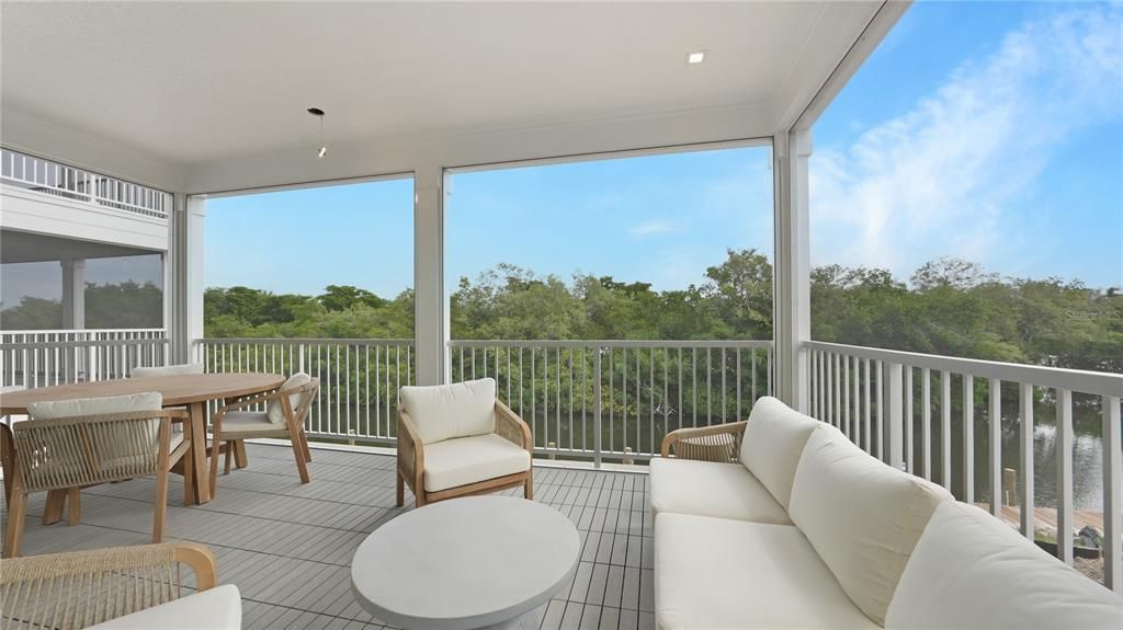 Interior, Recessed Lighting, Sun Room, Wood Texture Flooring