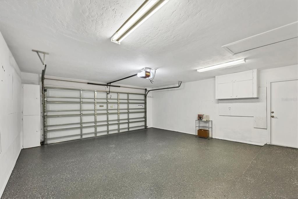 Garage, Interior