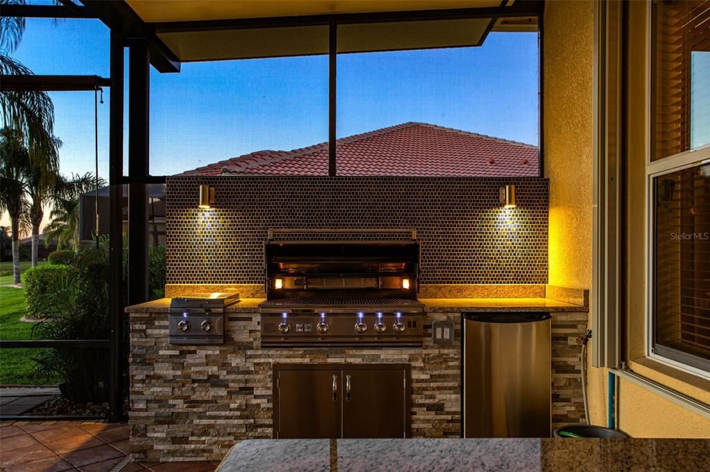 Exterior, Outdoor Kitchen