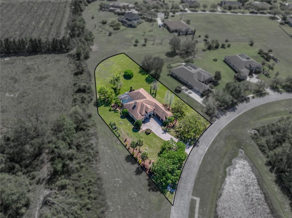 Exterior, Drone