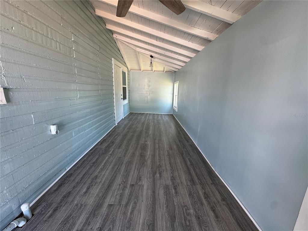 Empty room, Interior, Wooden Beams, Wood Texture Flooring