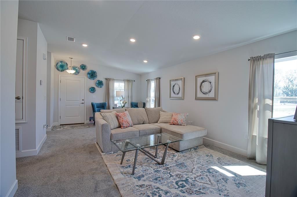 Interior, Living room, Pendant Lights, Recessed Lighting