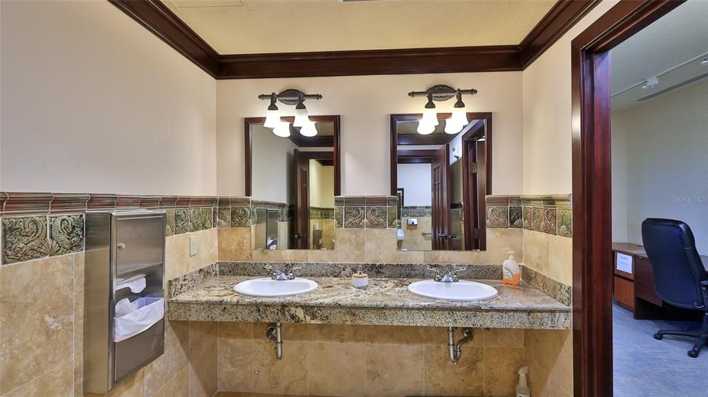 Bathroom, Dual Sink Vanities, Interior