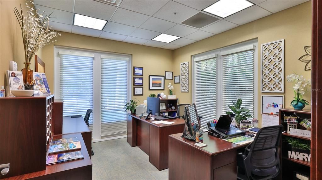 Home Office, Interior