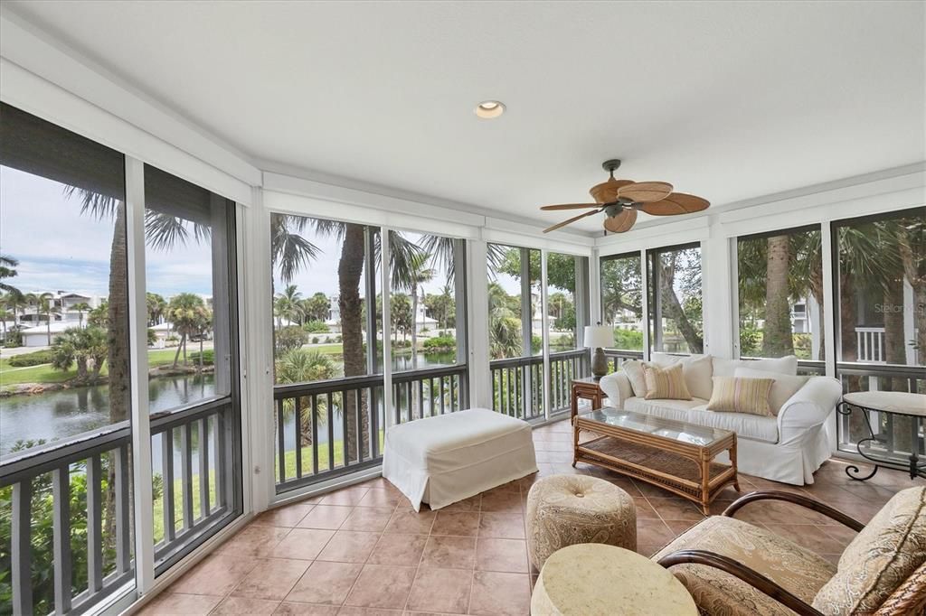 Interior, Living room, Recessed Lighting, Sun Room, Water
