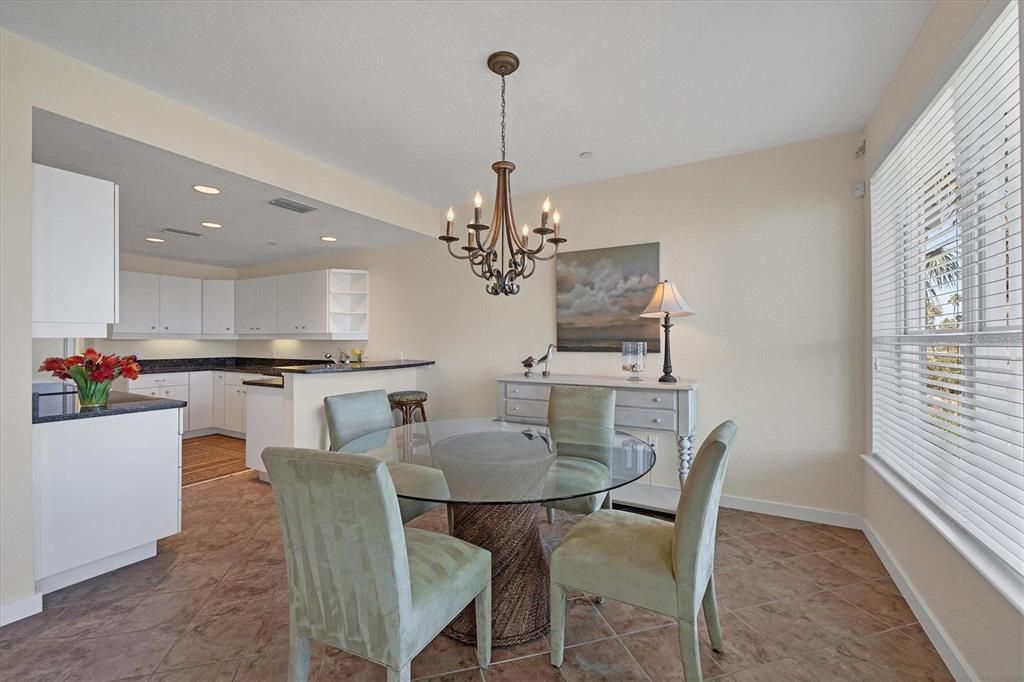 Chandelier, Dining room, Interior, Kitchen, Pendant Lights, Recessed Lighting