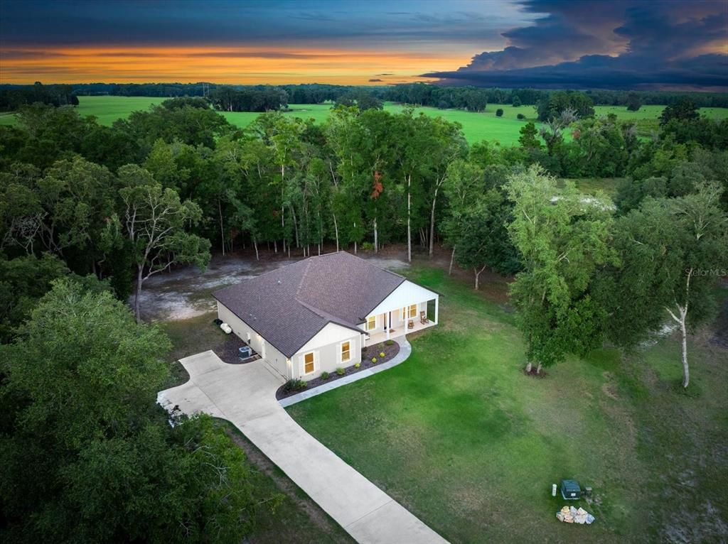 Exterior, Drone