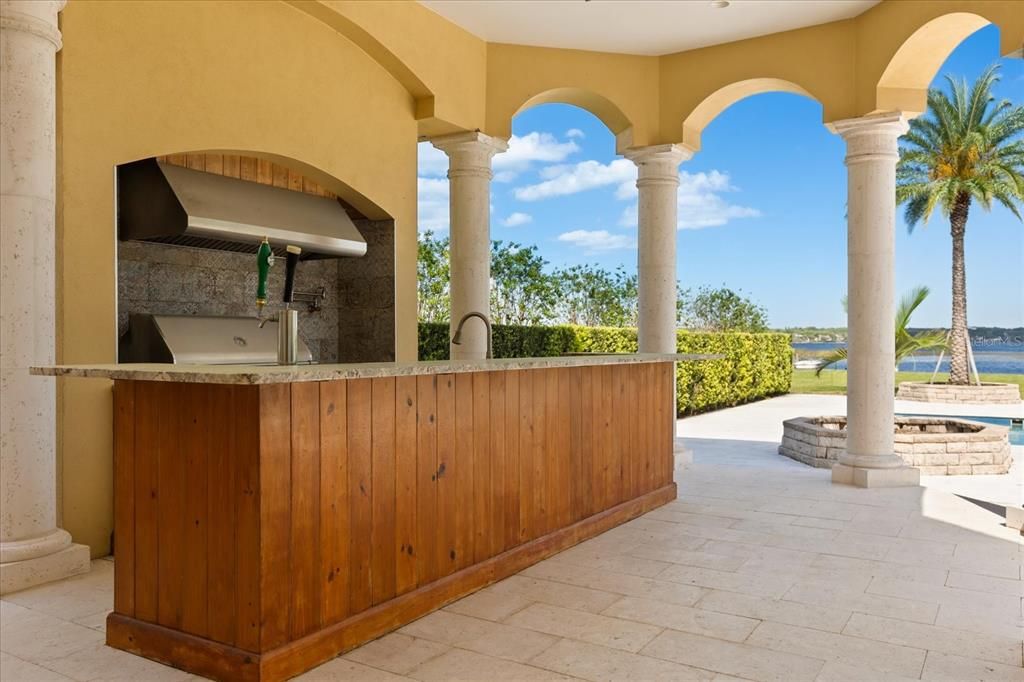 Exterior, Outdoor Kitchen, Water