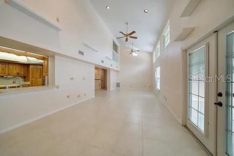 Empty room, Interior, Recessed Lighting