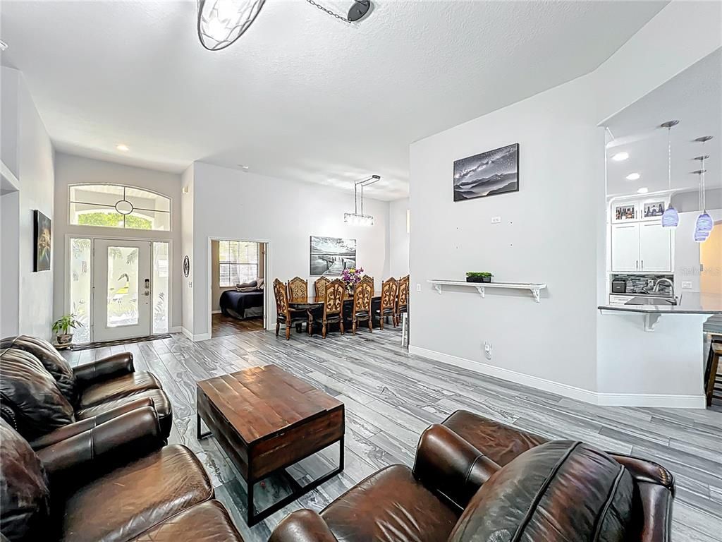 Dining room, Interior, Living room, Pendant Lights, Recessed Lighting, Wood Texture Flooring