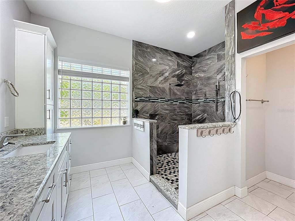 Bathroom, Interior, Marble, Marble Walls, Recessed Lighting
