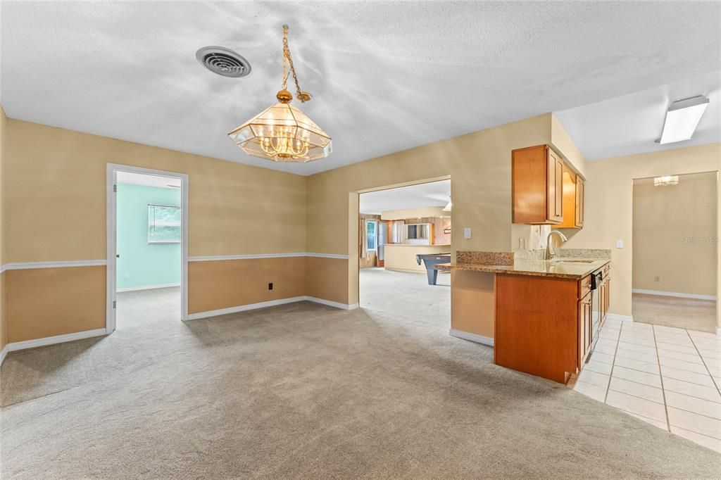 Empty room, Interior, Pendant Lights
