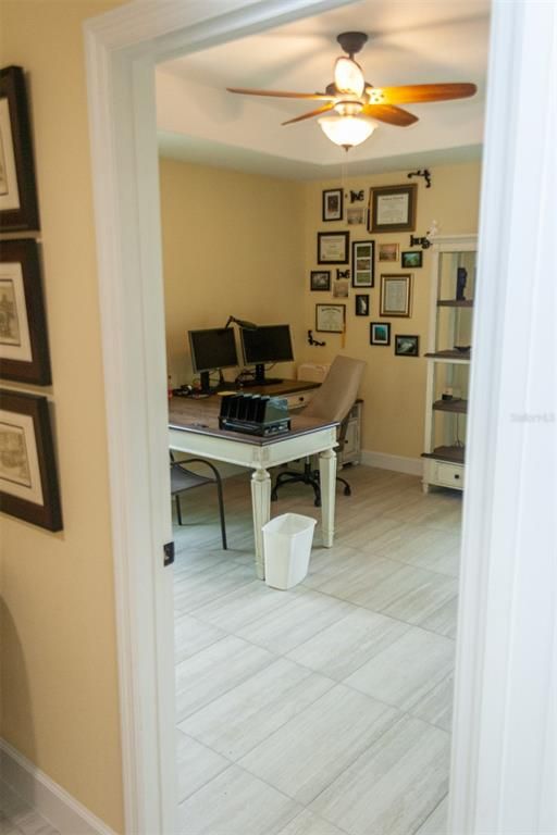 Home Office, Interior