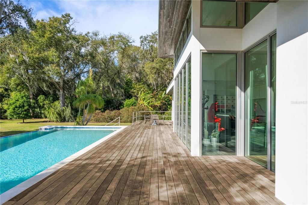 Exterior, Pool