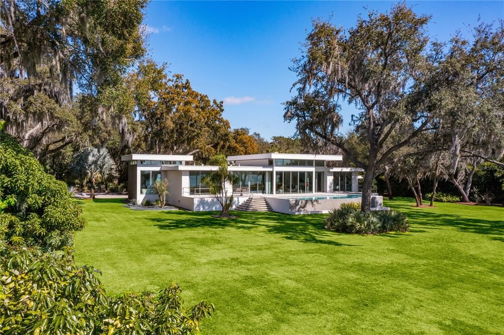Backyard, Exterior