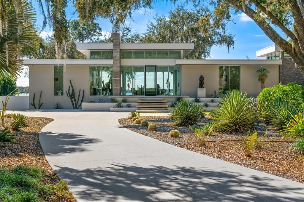 Backyard, Exterior, Facade, Modern