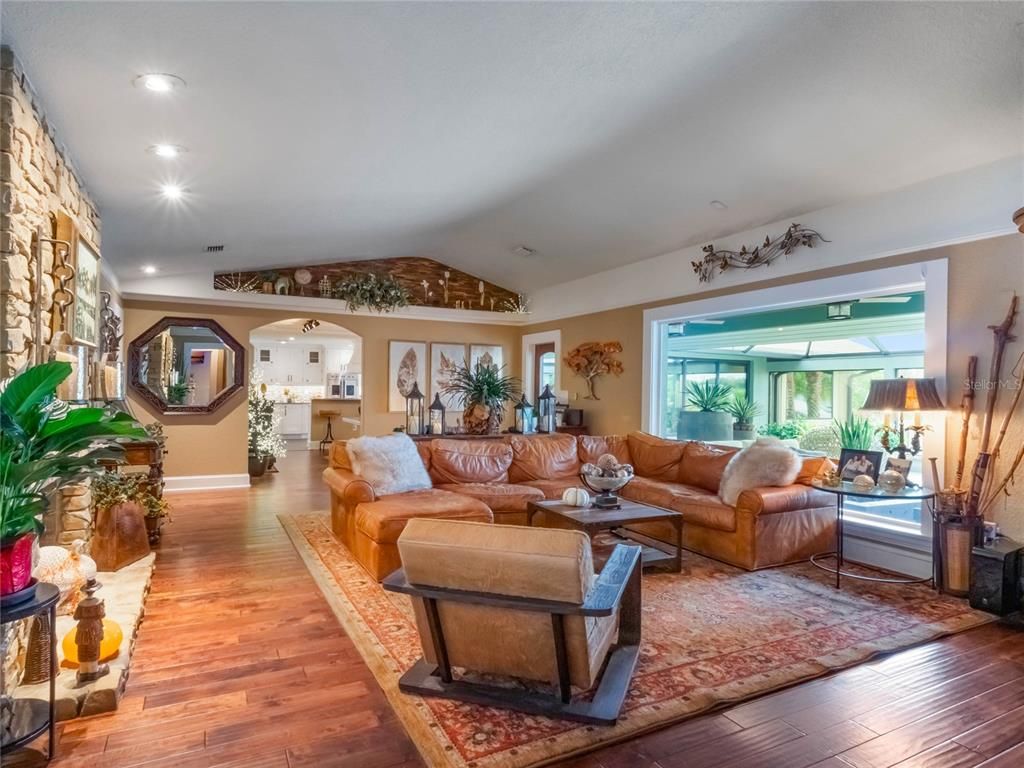 Interior, Living room, Recessed Lighting, Wood Texture Flooring