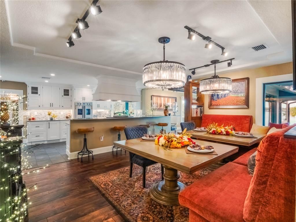 Chandelier, Dining room, Interior, Kitchen, Recessed Lighting, Wood Texture Flooring