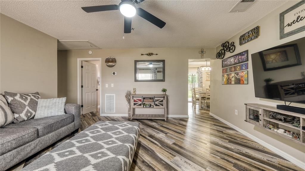 Interior, Pendant Lights, Wood Texture Flooring