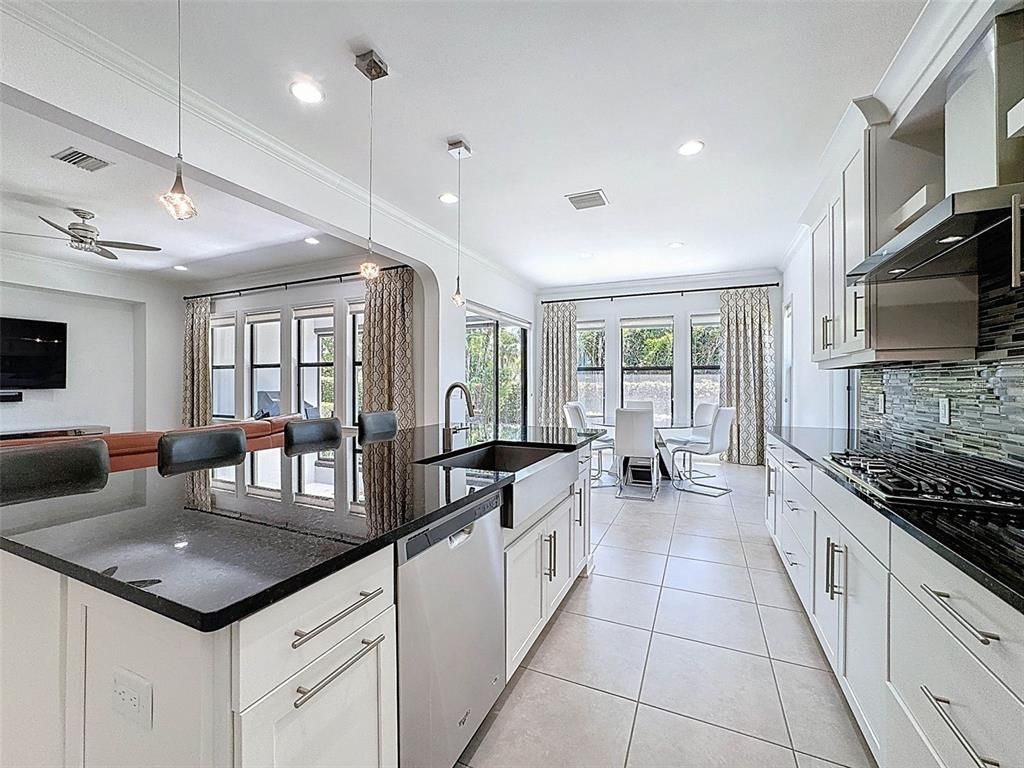 Dining room, Interior, Kitchen, Pendant Lights, Recessed Lighting